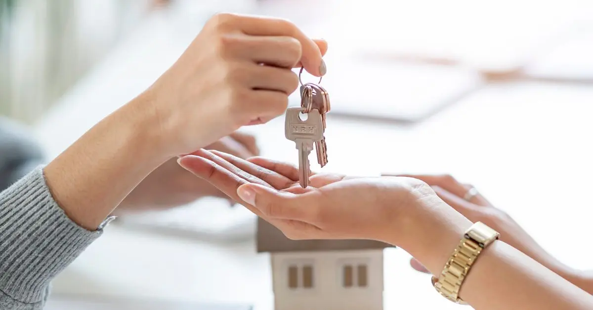 real estate broker keys